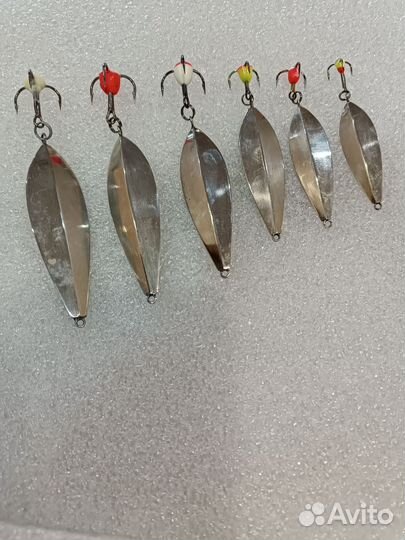 Зимняя блесна листик двухкорончатый