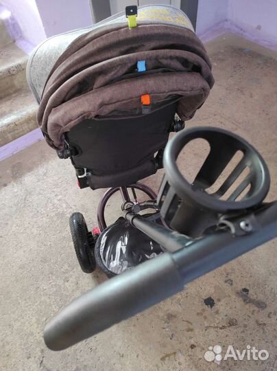 Трехколесный велосипед с ручкой