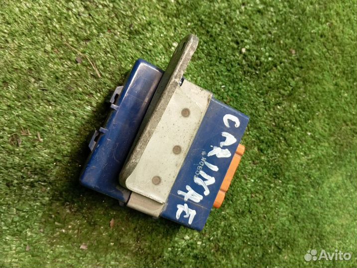 Блок управления дверьми Toyota Carina E