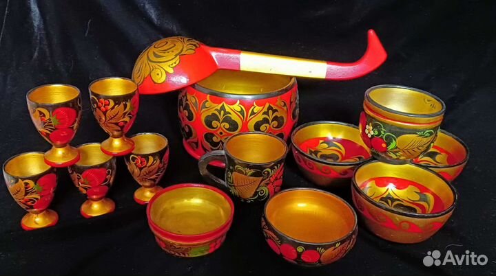 Набор посуды Хохлома и книга-альбом про Хохлому