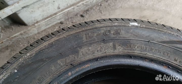 Ovation V-02 175/65 R14C 90T