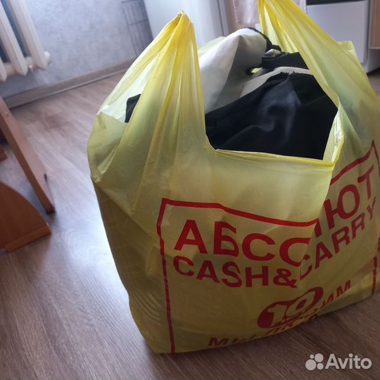 Отдам вещи женские 2 пакета