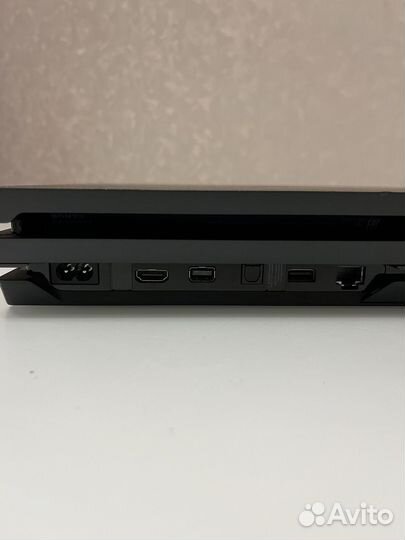 Sony playstation PS4 pro 1tb