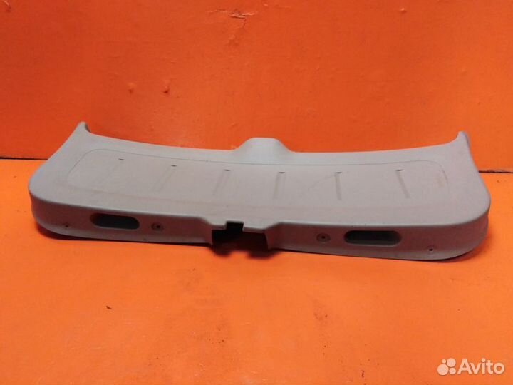 Обшивка крышки багажника Ford Escape 2008