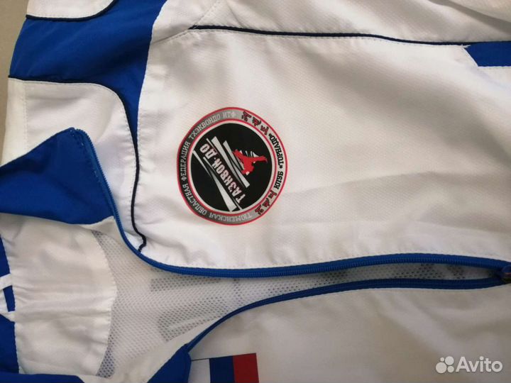 Спортивный костюм для тхеквондо