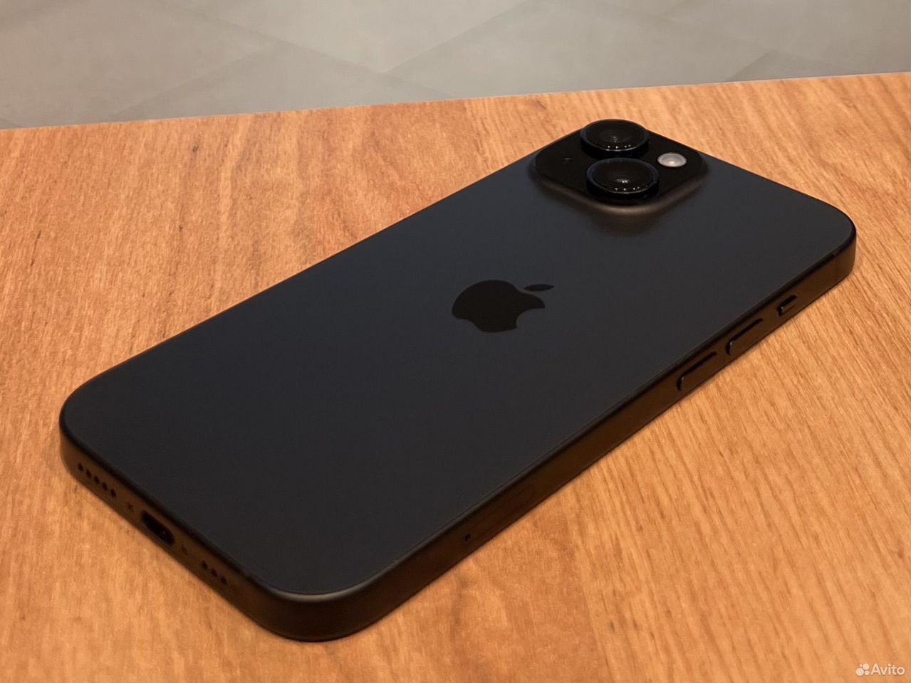 iPhone 15, 128 ГБ, SIM + eSIM