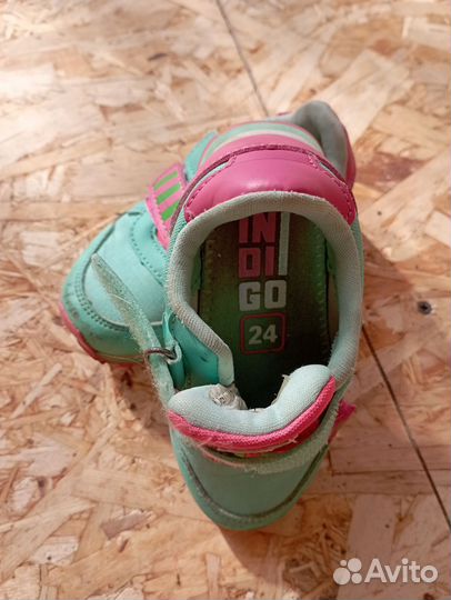 Кроссовки для девочки 24 размер