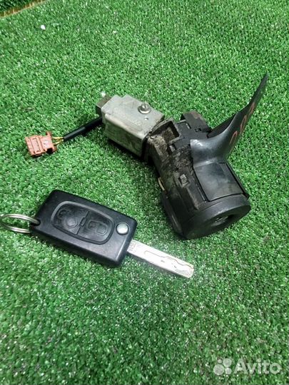 Замок зажигания Peugeot 207 2012 (4162KF)