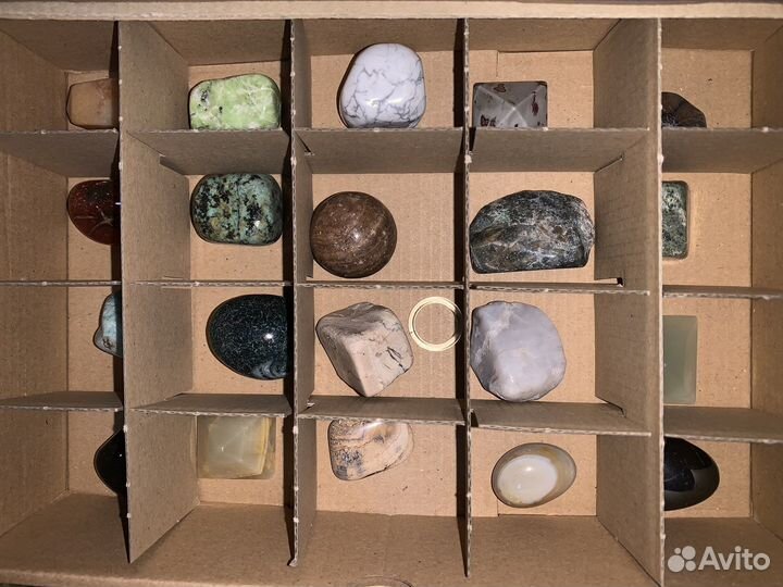 Камни и минералы коллекция