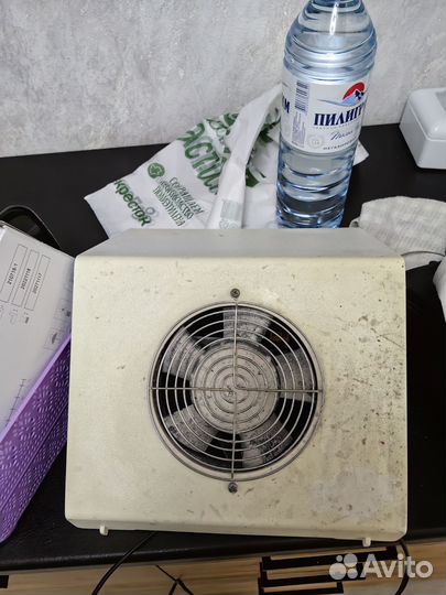 Маникюрная вытяжка Эмиль