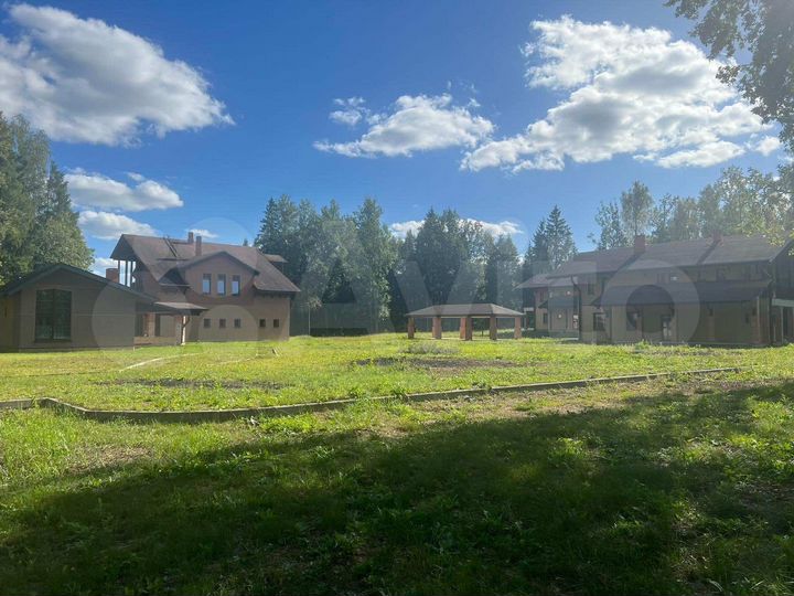 Дом 964,6 м² на участке 20000 м² (Белоруссия)