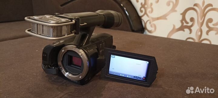 Видеокамера Sony NEX-VG20E