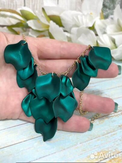 Колье на цепочке новое