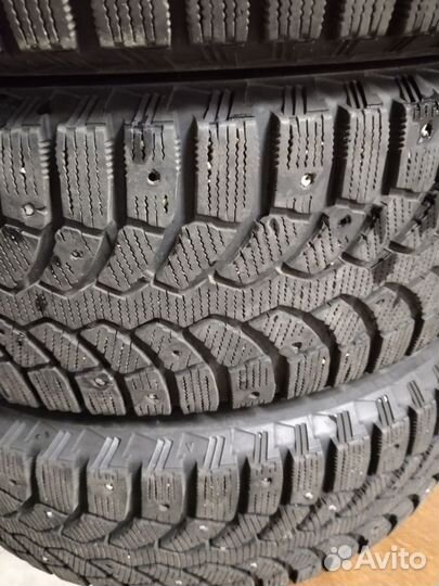 Bridgestone Blizzak Spike-01 185/65 R15 88T