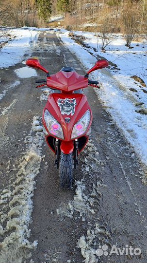 Продам скутер ирбис RZR 170cc 4т