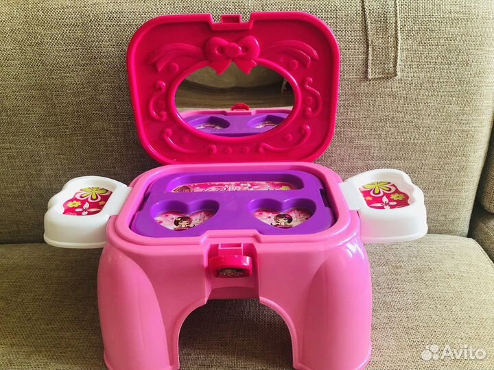 Туалетный столик игрушечный