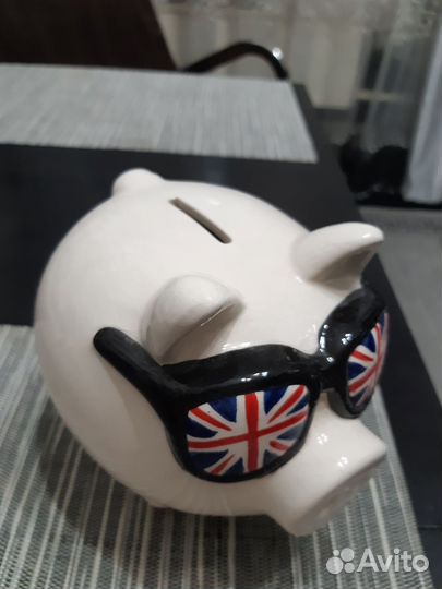 Копилка для денег Хрюшка в очках