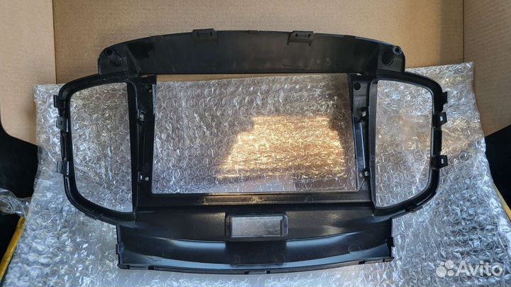 Рамка Suzuki Solio 2012-2015 под 9