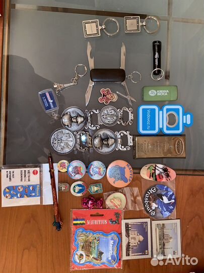 Значки открывашки и др коллекционное
