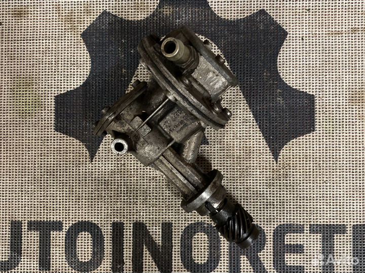 Вакуумный насос Volkswagen Golf 2 068145101B