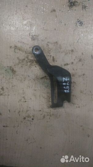 Кронштейн генератора Mitsubishi Carisma 1.6 4G92