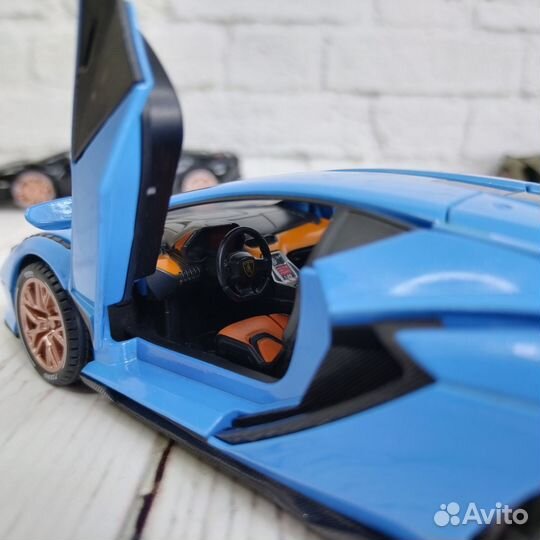 Машина Ламба Сиан со звуковыми световыми сигналами