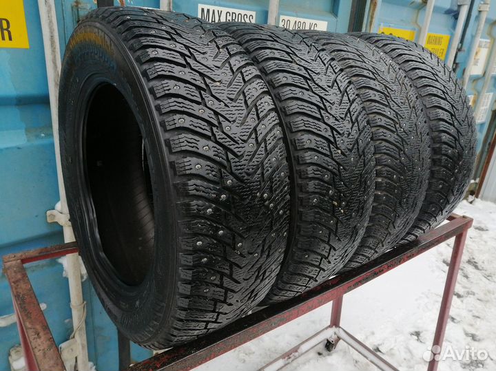 Nokian Tyres Hakkapeliitta 8 215/60 R16 98T