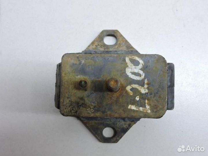 Опора двигателя Mitsubishi L200