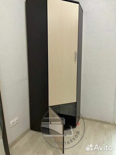 Шкаф