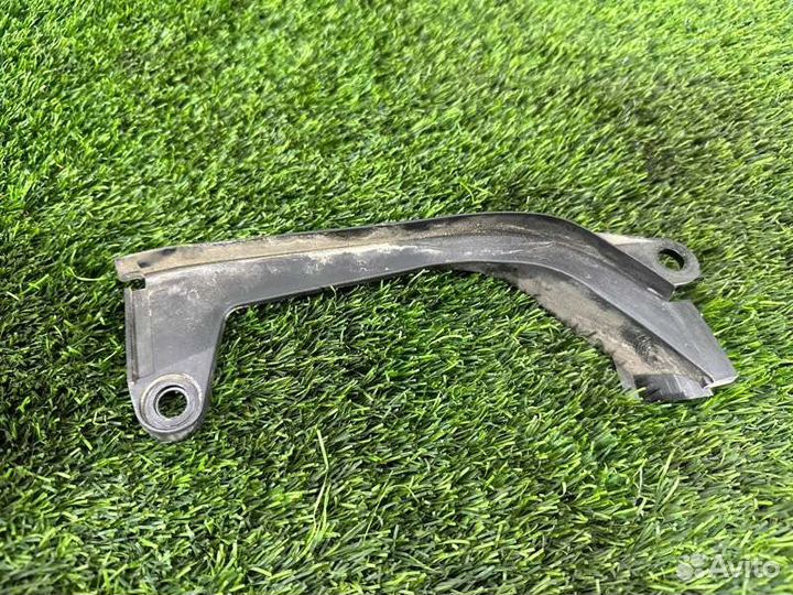 Кронштейн салонного фильтра передний левый Bmw X5