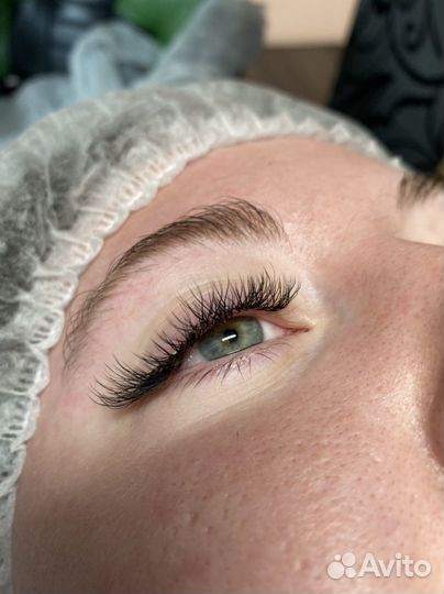 Модель на наращивание ресниц