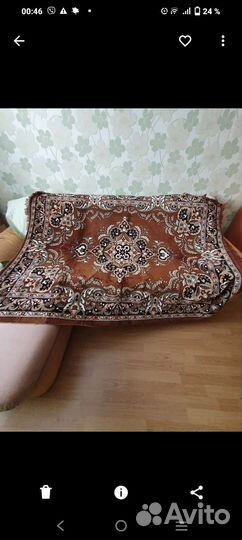 Пледы и покрывало