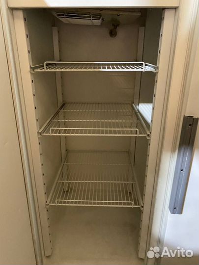 Холодильный шкаф