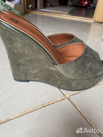 Босоножки новые замшевые на платформе