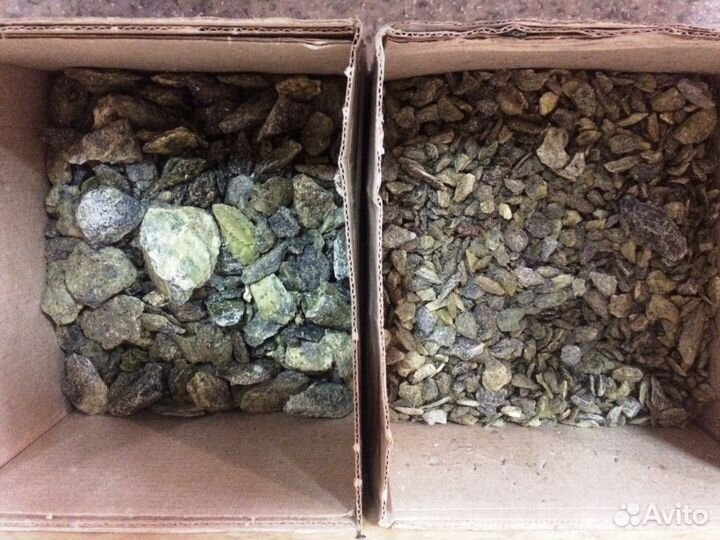 Крошка мраморная белая ; яшмоид ;серпентенит