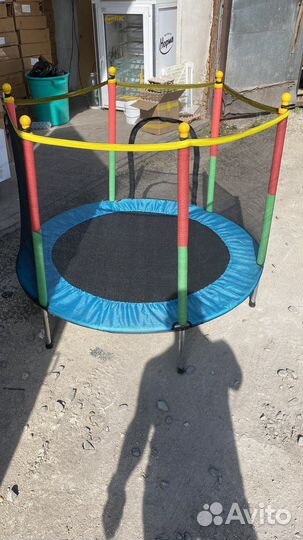 Батут с защитной сеткой новый