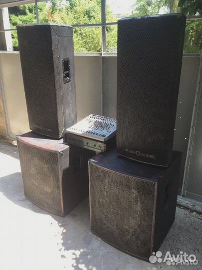 Микшерный пульт Wharfedale Pro R-2004