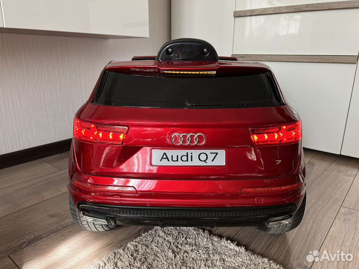 Детский электромобиль Audi Q7