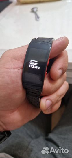 Смарт часы Samsung Gear Fit2 Pro
