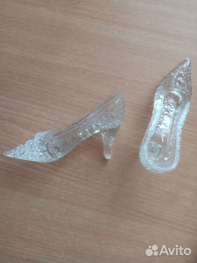 Хрустальный подсвечник и туфельки хрустальные