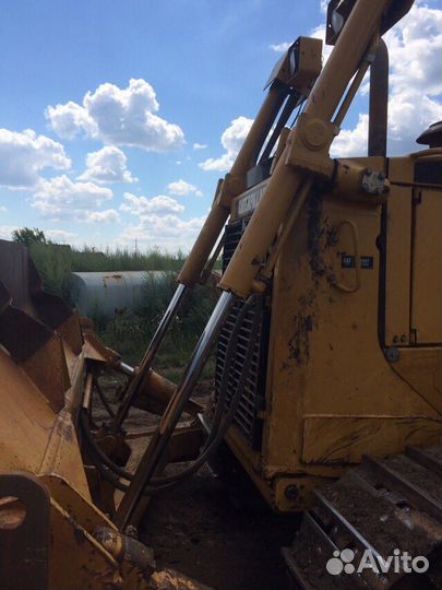 CAT D6T, 2011