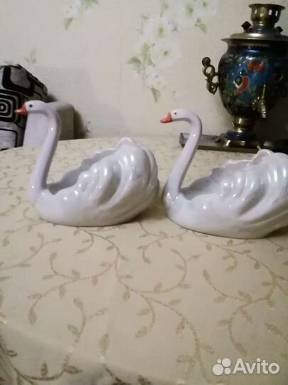 Лебедь фарфоровый, конфетница