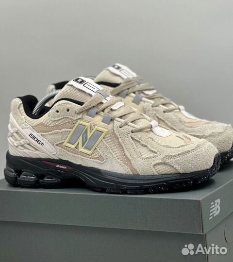 Удобные кроссовки New Balance 1906