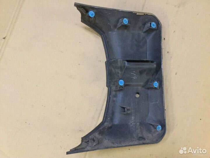 Накладка двери багажника Mitsubishi Pajero V8