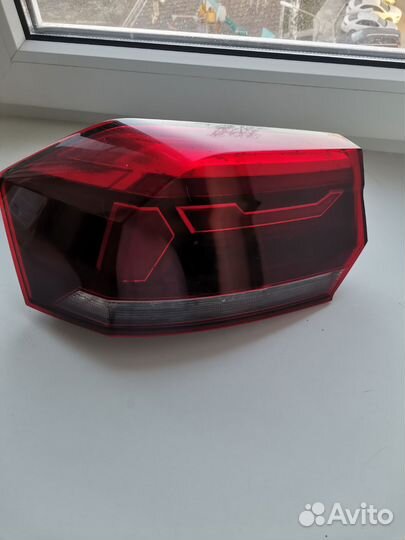 Фонарь задний левый volkswagen polo liftback