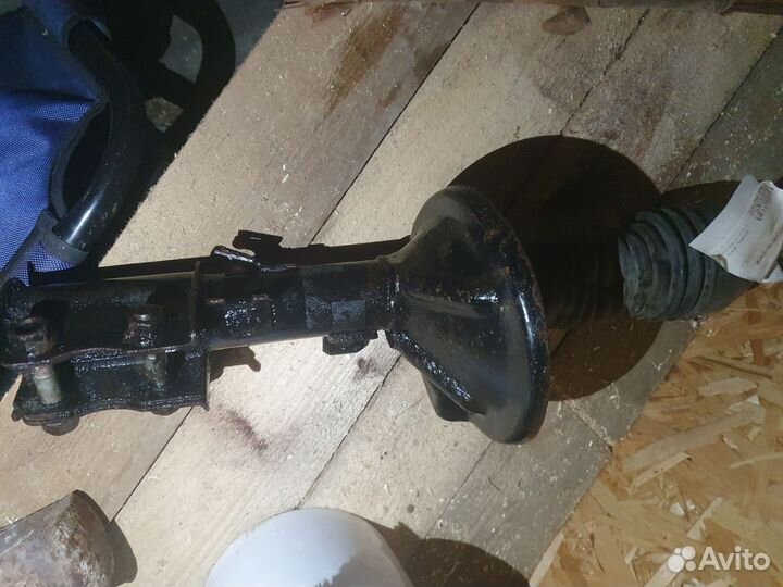 Амортизатор передний правый Киа Спектра