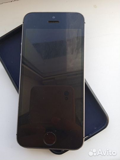 iPhone SE, 128 ГБ