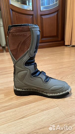 Мотоботы Thor Quadrant