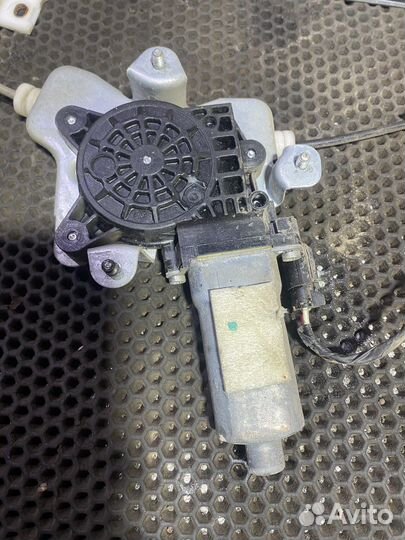 Стеклоподьемник задний левый Actyon Sports 1