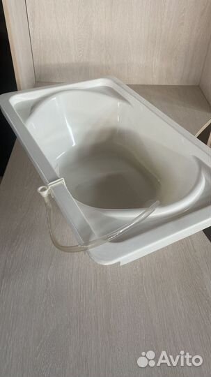 Детская кроватка и пеленальный столик-комод